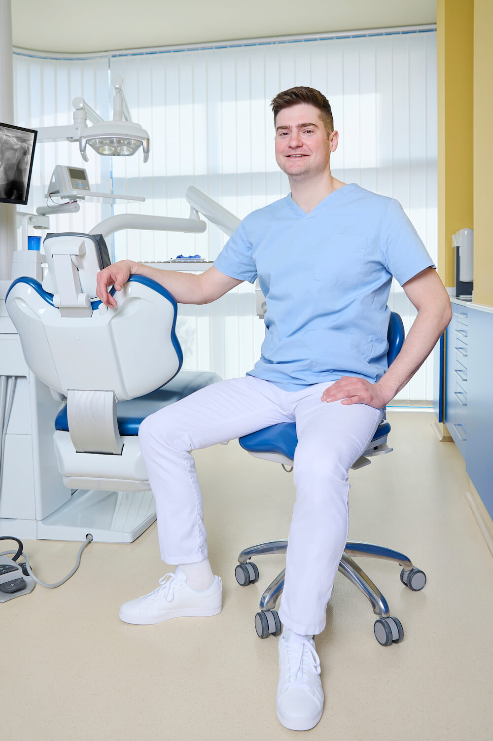 Dr Ádám Vad