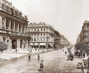 Die Andrassy-Straße am Opernhaus um 1896