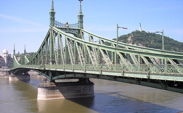 Die Freiheitsbrücke in Budapest (Foto: CC Alfio)