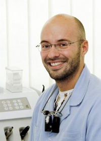 Dr. Peter Magos